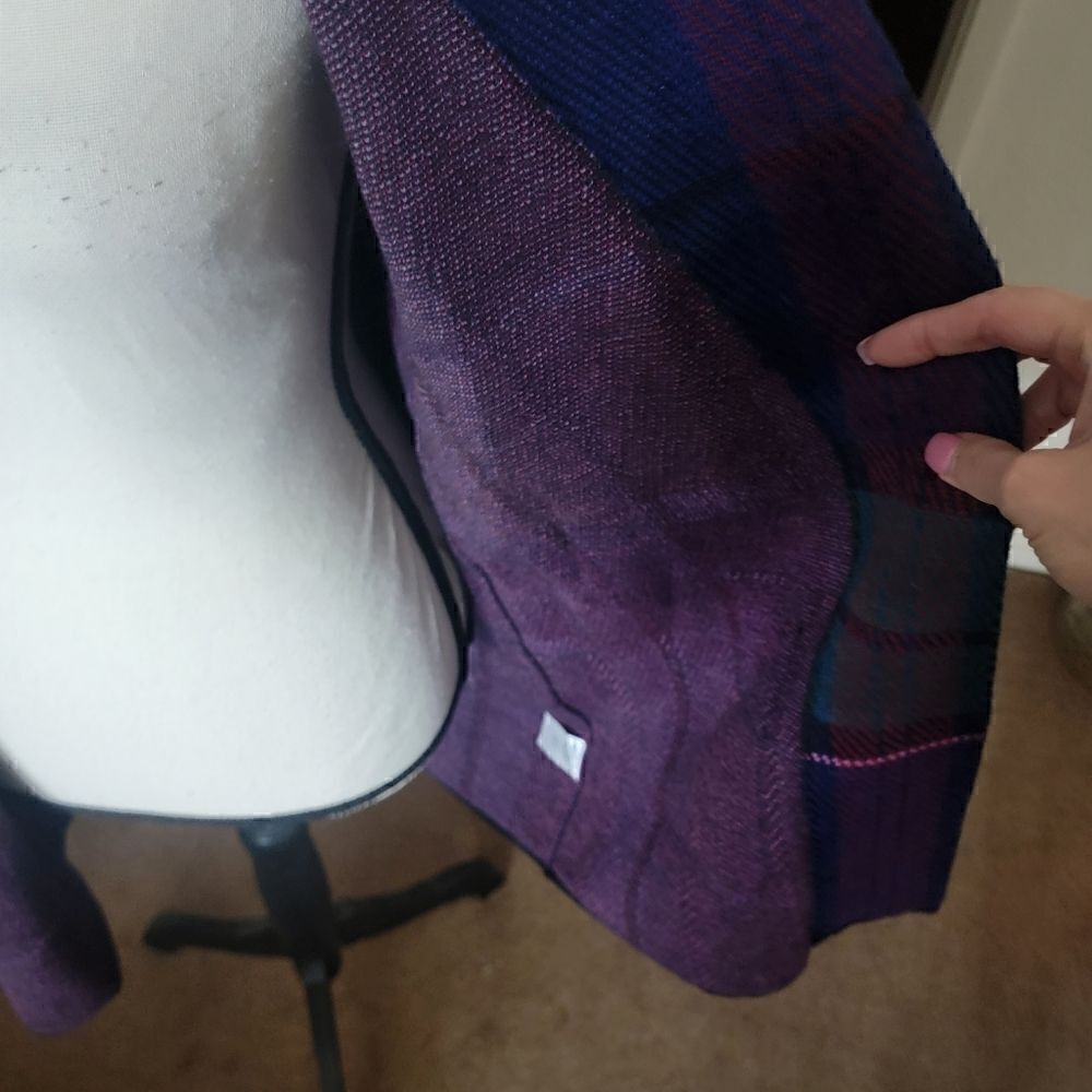 Talbots 100% Merino Wool Plaid Jacket Cardigan. Size LP. - Picture 3 of 9